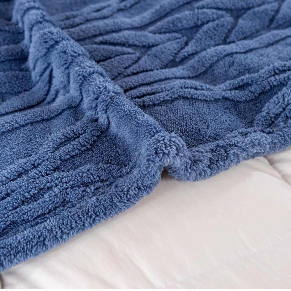 YUSOKI Sherpa Queen Size Blanket 3D Stylish Design Washed Blue 90"x90"(NWT) - Picture 4 of 10